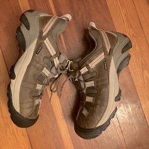 Keen Hiking Shoe Brown Excellent Condition Size 10